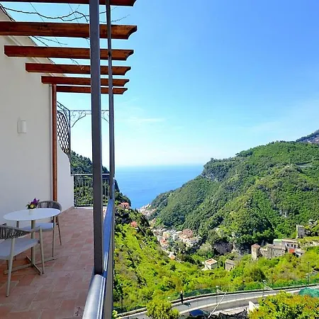 Sleeps 2 With Pool And Air Con * Pontone