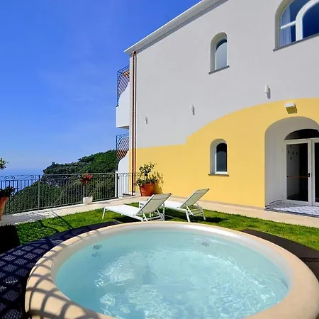Sleeps 2 With Pool And Air Con Apartment Pontone