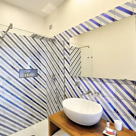 Apartment Sleeps 2 With Pool And Air Con *